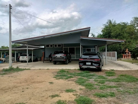 ขายบ้านพร้อมที่ดิน ต.หนองกระทุ่ม อ.กำแพงแสน จ.นครปฐม 184 ตรว. 1.59 ล้านบาท