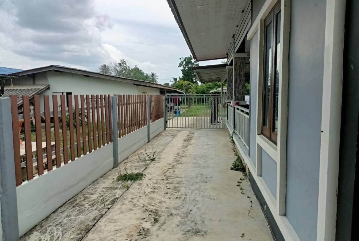 ขายบ้านพร้อมที่ดิน ต.หนองกระทุ่ม อ.กำแพงแสน จ.นครปฐม 184 ตรว. 1.59 ล้านบาท